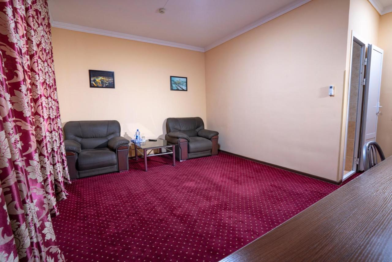 Rohat Hotel Chilonzor Tasjkent Exteriör bild