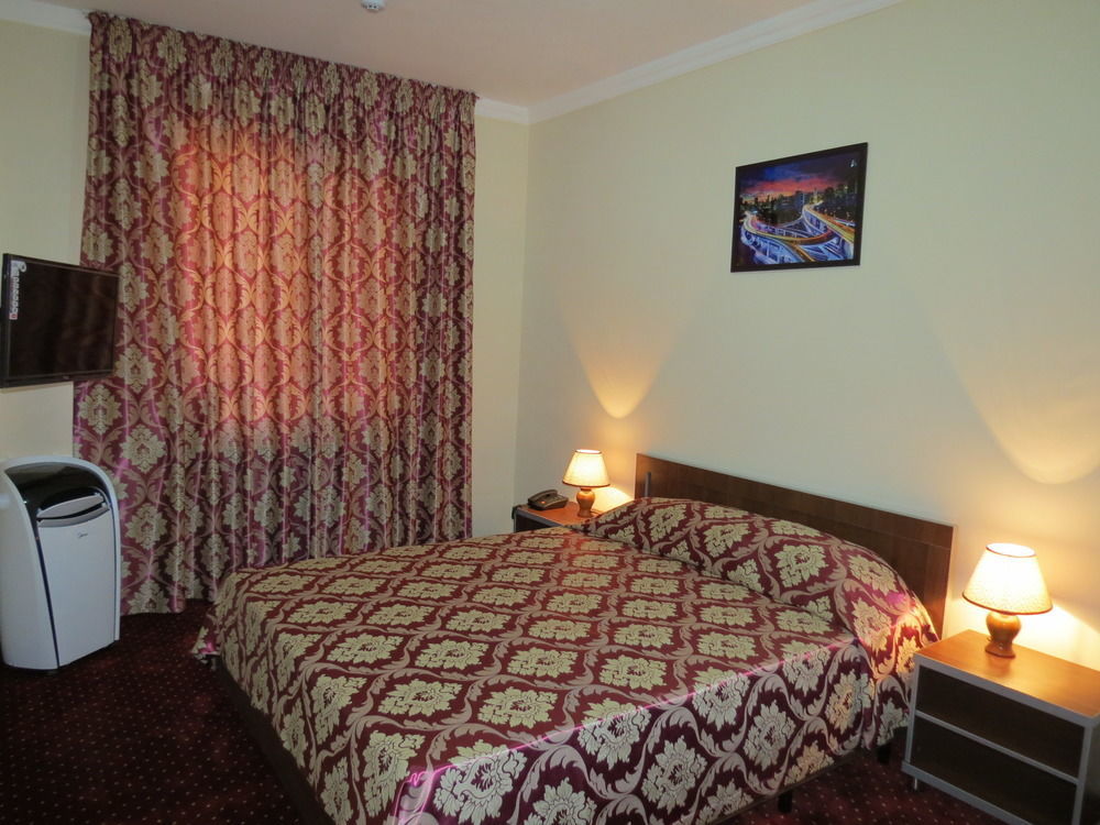 Rohat Hotel Chilonzor Tasjkent Exteriör bild